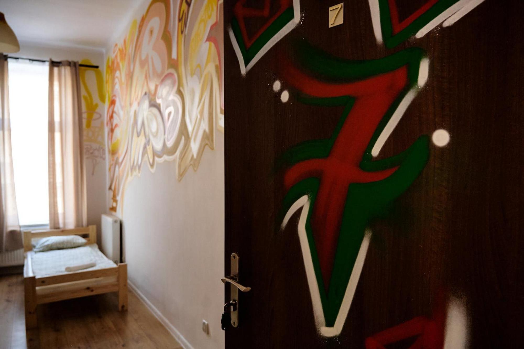 קרקוב Hostel Graffiti מראה חיצוני תמונה